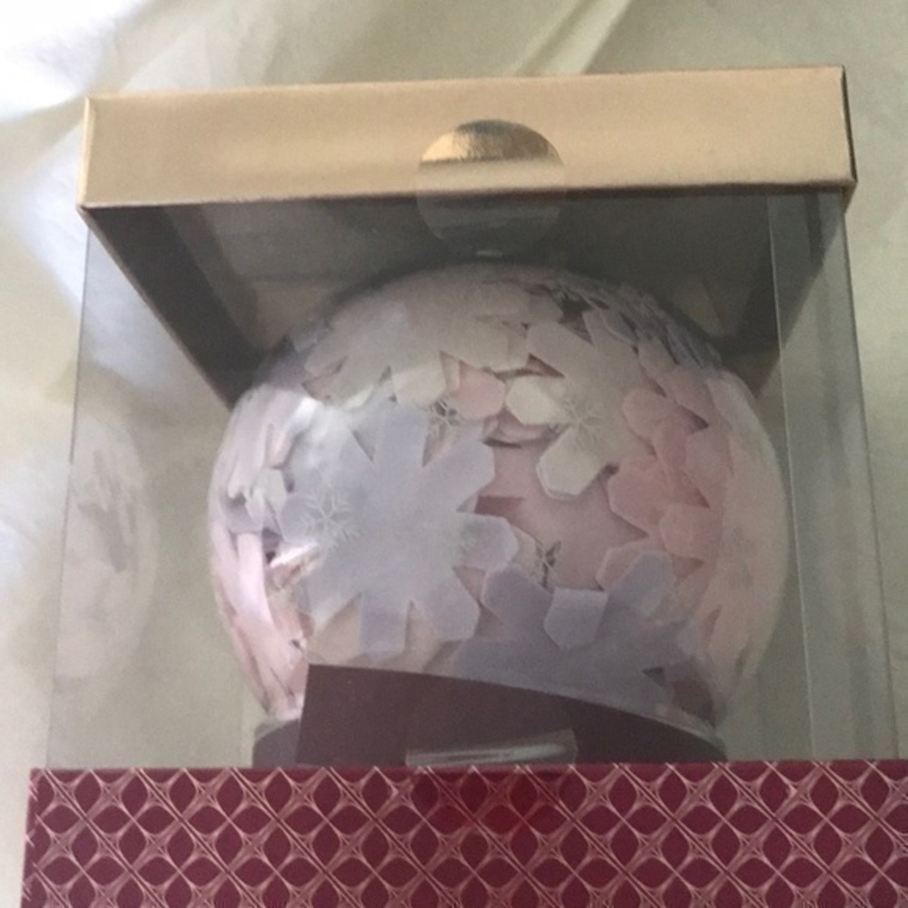 Snowflake soap